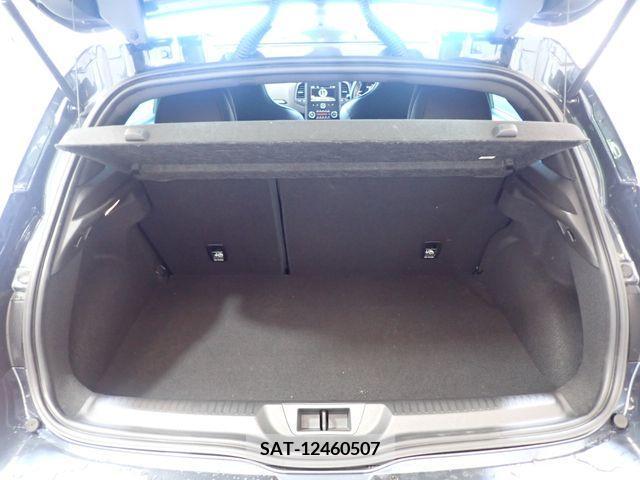 Renault MEGANE 2019-07 284075-17