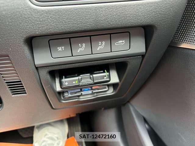 Mazda MAZDA3 2023-04 301067-14
