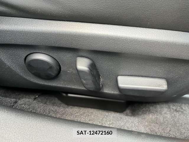 Mazda MAZDA3 2023-04 301067-5