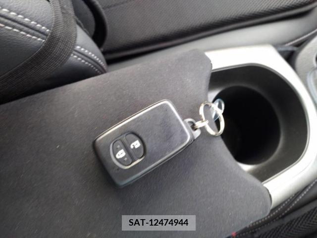 Toyota PRIUS 2012-02 351889-15