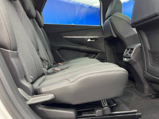 Peugeot 5008 2020-03 14683-9