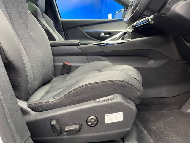 Peugeot 5008 2020-03 14683-8