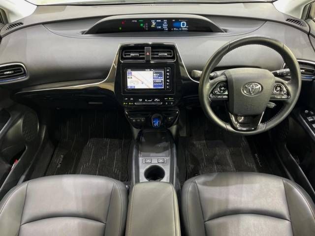 Toyota PRIUS 2019-07 194476-1
