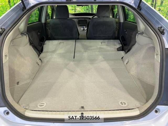 Toyota PRIUS 2010-02 322081-11