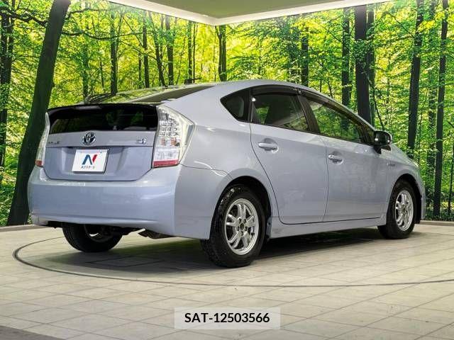 Toyota PRIUS 2010-02 322081-18