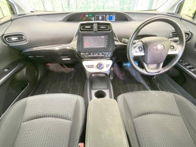 Toyota PRIUS 2016-09 181073-1