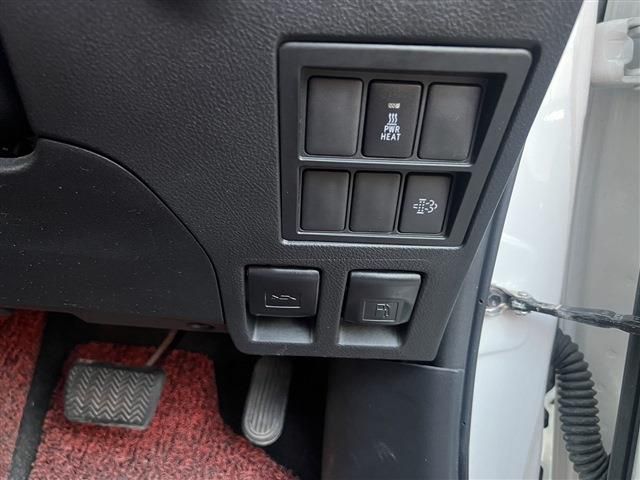 Toyota HILUX 2020-01 182555-6