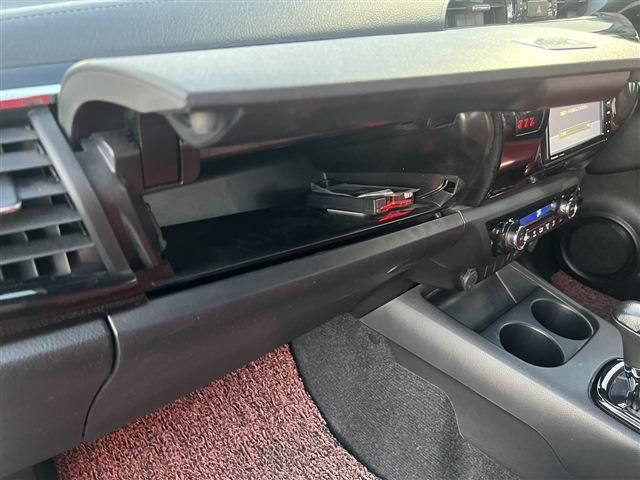 Toyota HILUX 2020-01 182555-17