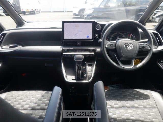 Toyota VOXY 2022-03 350970-1
