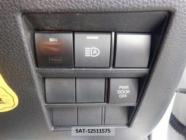 Toyota VOXY 2022-03 350970-5