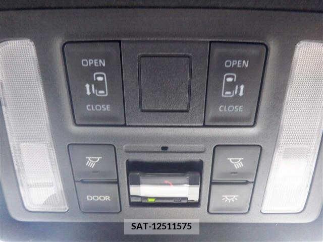 Toyota VOXY 2022-03 350970-6