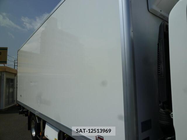 Isuzu FORWARD 2014-04 381577-3
