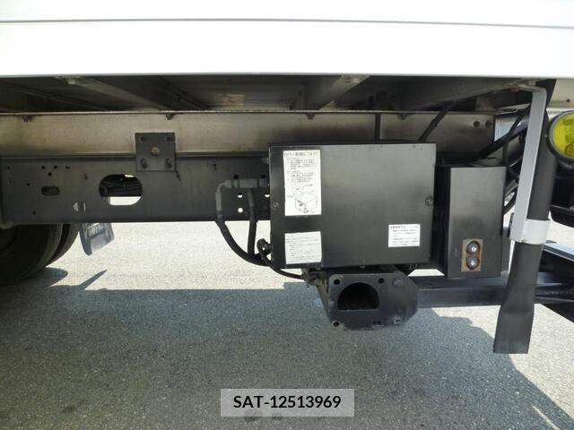 Isuzu FORWARD 2014-04 381577-28