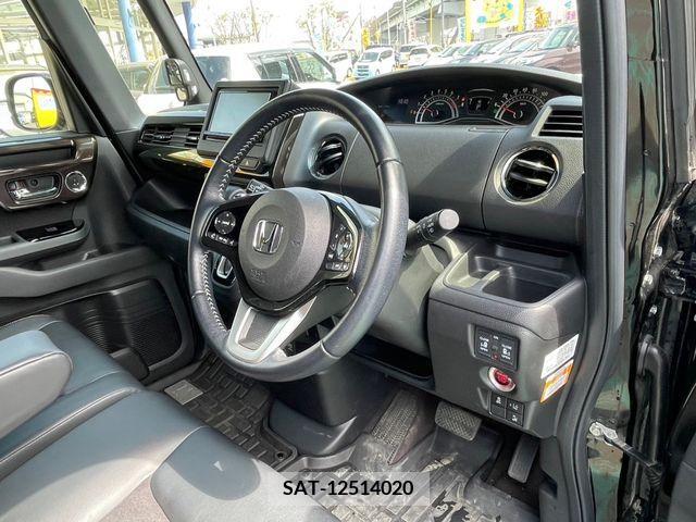 Honda N BOX CUSTOM 2020-02 329897-24