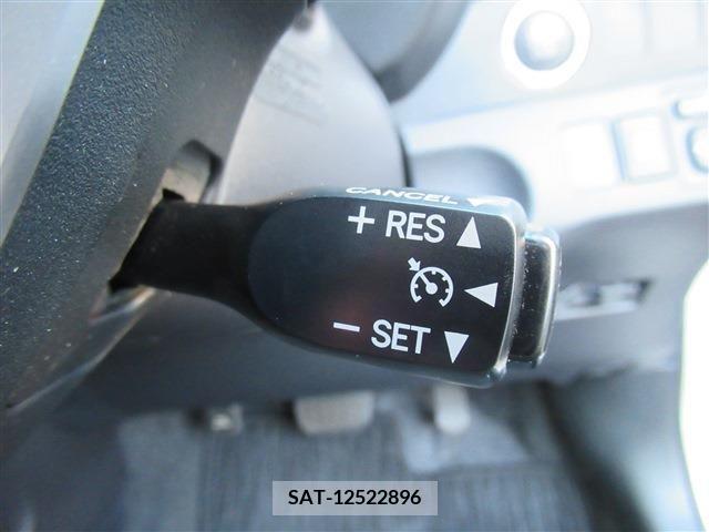 Toyota RACTIS 2016-08 328831-9