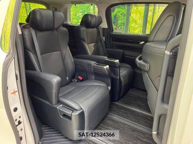 Toyota VELLFIRE 2018-03 348132-9
