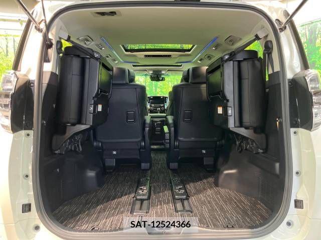 Toyota VELLFIRE 2018-03 348132-11