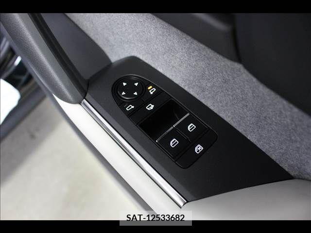 Mazda MX-30 2022-09 278399-11