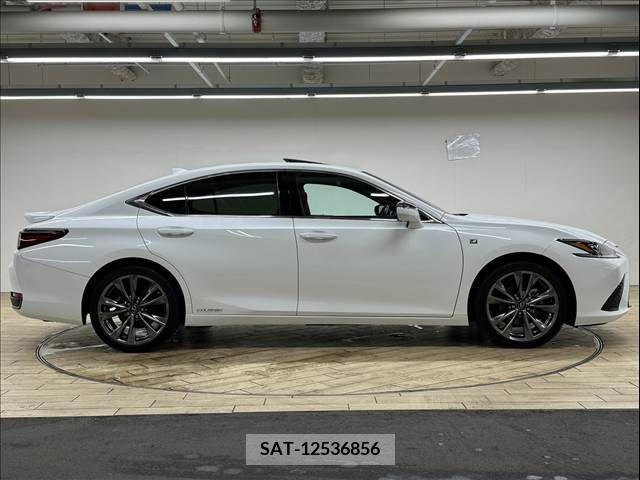 Lexus ES 2021-06 334420-17