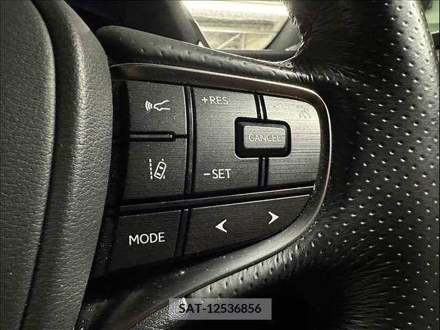 Lexus ES 2021-06 334420-14