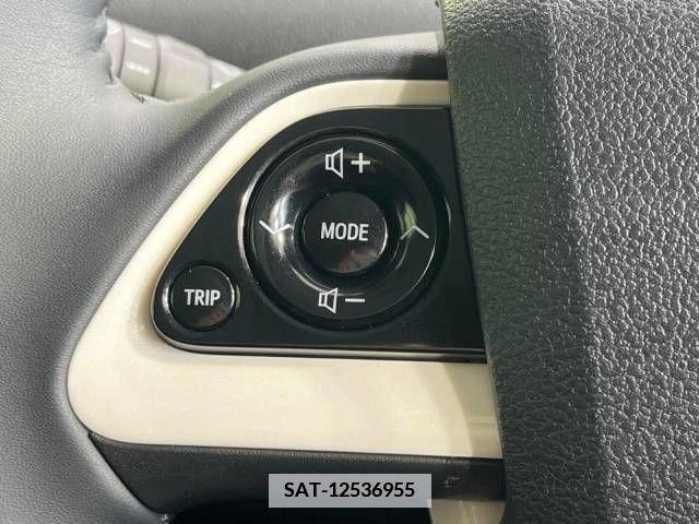 Toyota PRIUS 2019-01 366502-6