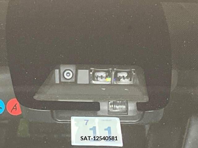 Toyota ESQUIRE 2020-11 390663-4