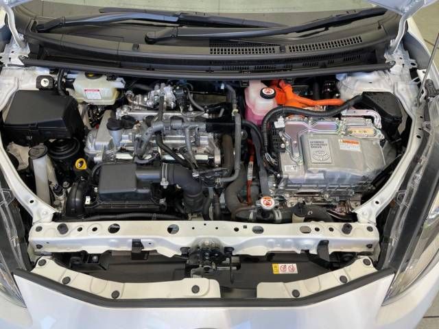 Toyota AQUA 2019-04 185964-18