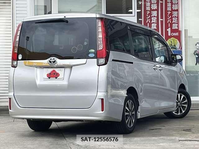 Toyota NOAH 2014-09 279563-2