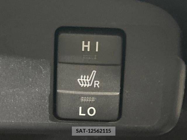 Toyota SIENTA 2015-10 285080-5