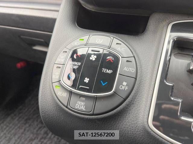 Toyota VOXY 2014-04 221507-8