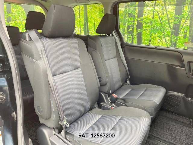 Toyota VOXY 2014-04 221507-12