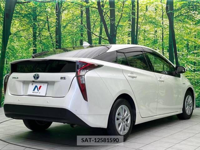 Toyota PRIUS 2016-10 237457-18