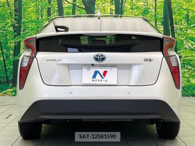 Toyota PRIUS 2016-10 237457-16