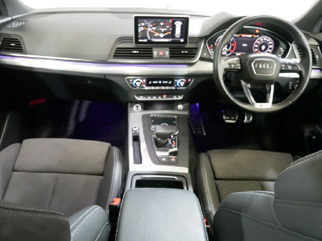 Audi Q5 2020-03 23164-1