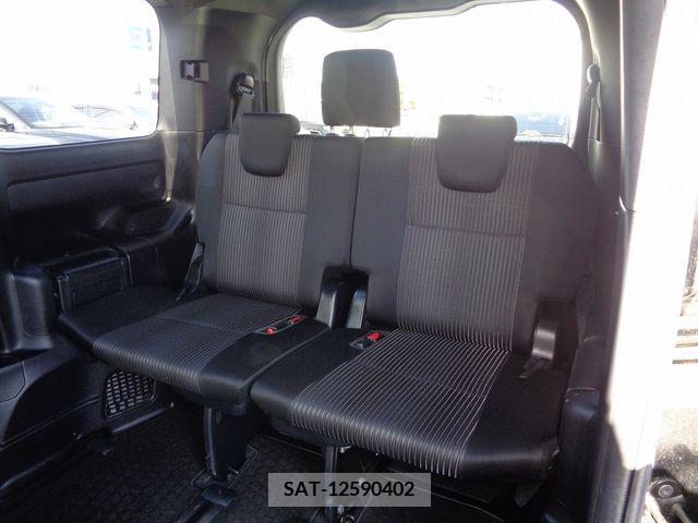 Toyota VOXY 2018-01 234935-6