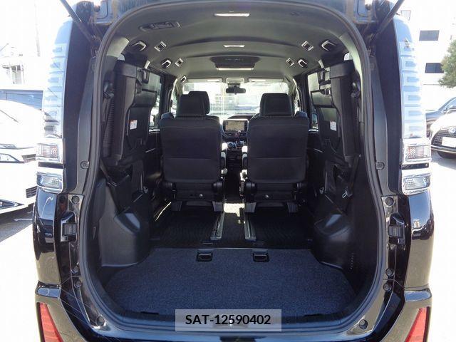 Toyota VOXY 2018-01 234935-8