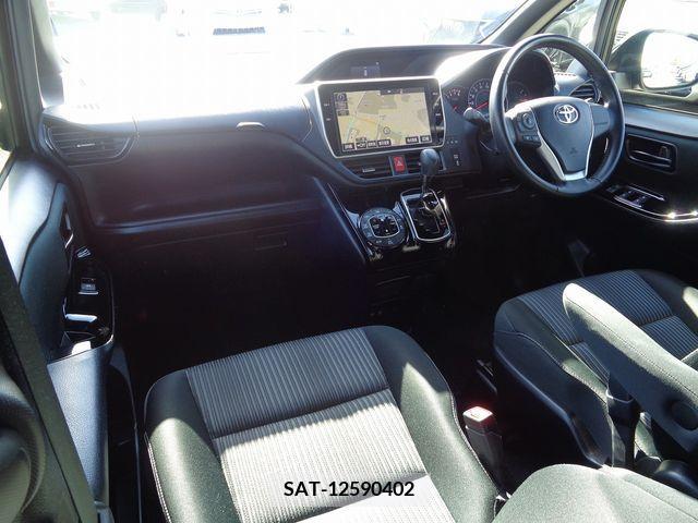 Toyota VOXY 2018-01 234935-10