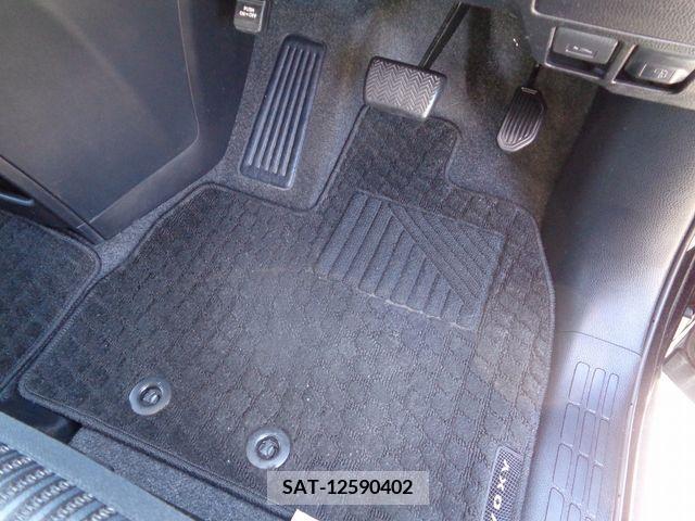 Toyota VOXY 2018-01 234935-17