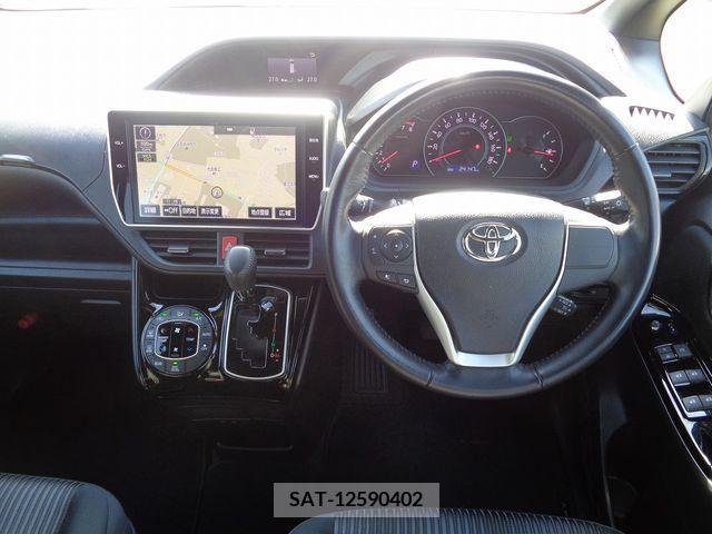 Toyota VOXY 2018-01 234935-1