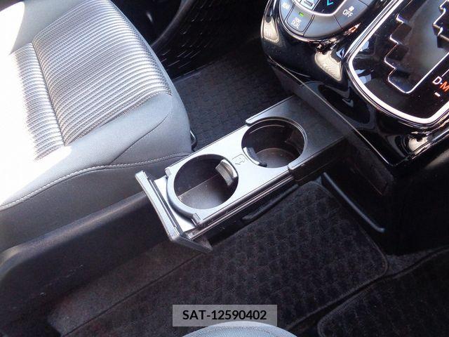 Toyota VOXY 2018-01 234935-20