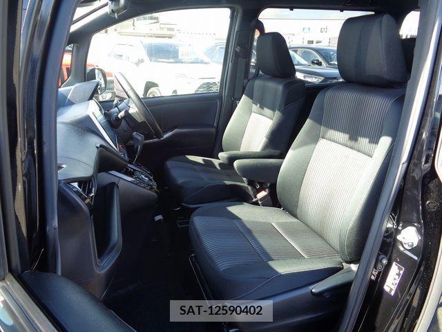 Toyota VOXY 2018-01 234935-4