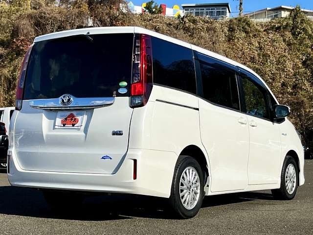 Toyota NOAH HYBRID 2017-04 26750-2