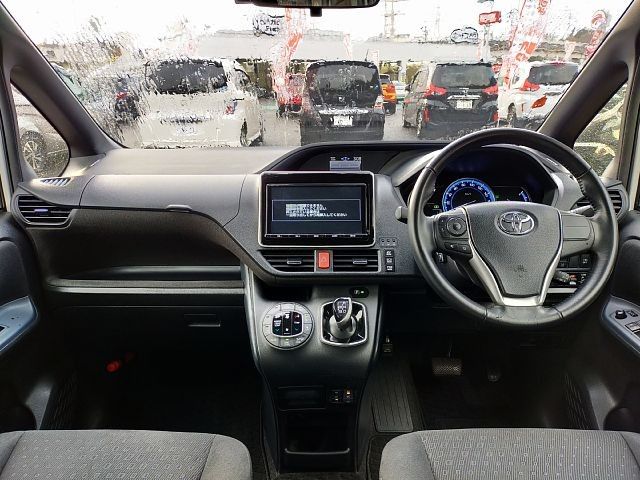 Toyota NOAH HYBRID 2017-04 26750-1