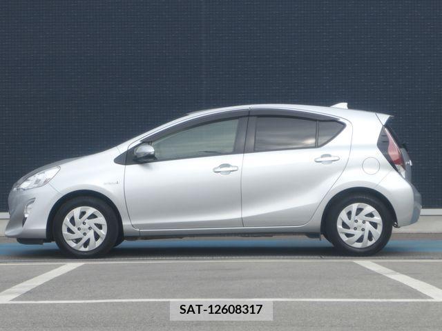Toyota AQUA 2017-03 314266-16