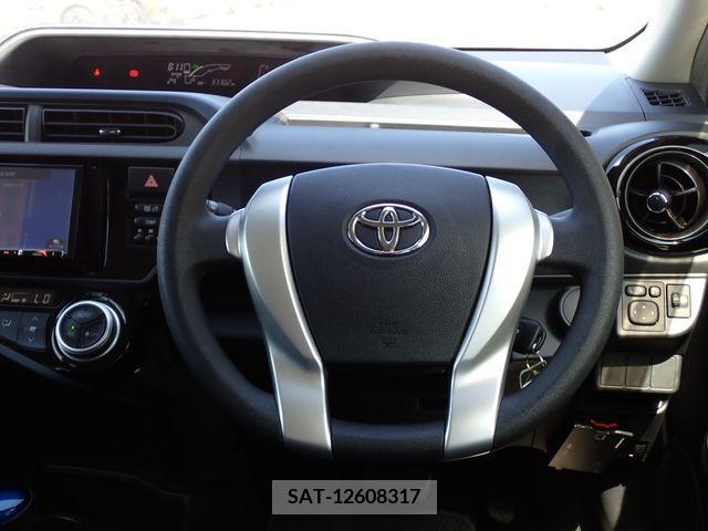Toyota AQUA 2017-03 314266-3