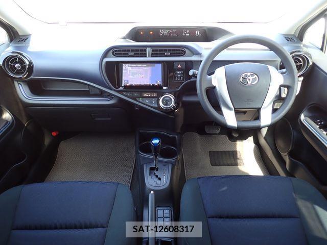 Toyota AQUA 2017-03 314266-1