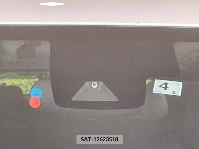 Toyota PRIUS 2018-04 322634-2