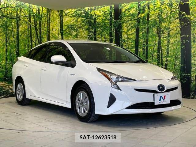 Toyota PRIUS 2018-04 322634-16