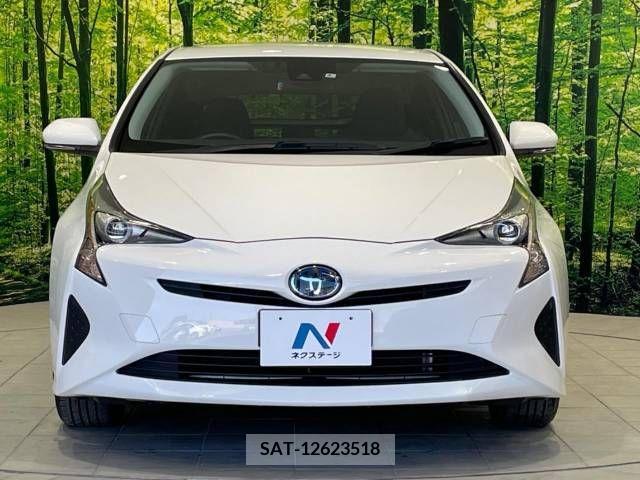 Toyota PRIUS 2018-04 322634-14