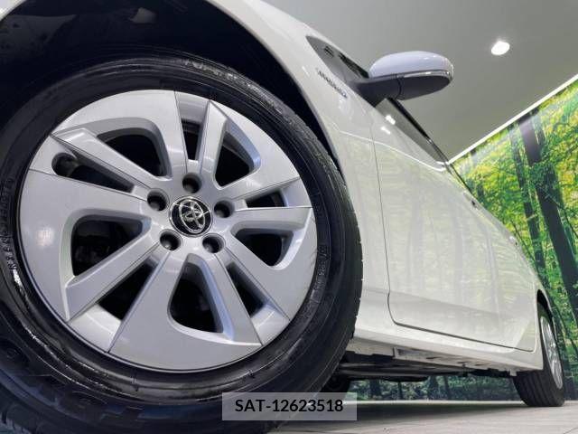 Toyota PRIUS 2018-04 322634-13